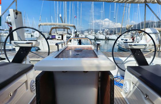 Dufour 430 Largo
