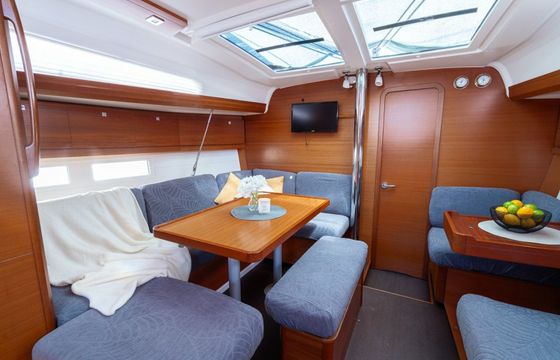 Dufour 412 Apus