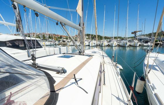 Dufour 412 Apus