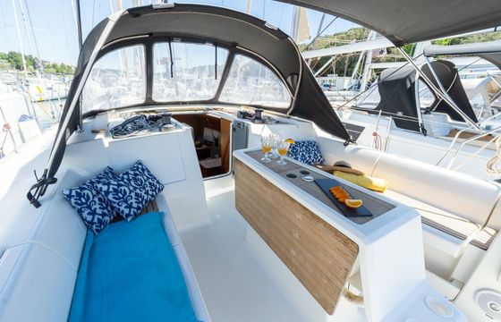 Dufour 412 Apus