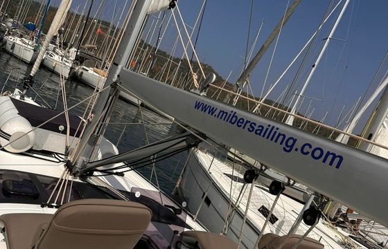 Dufour 430 Scarlet