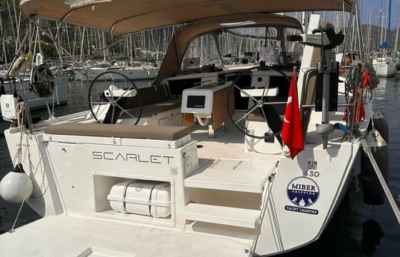Dufour 430 Scarlet
