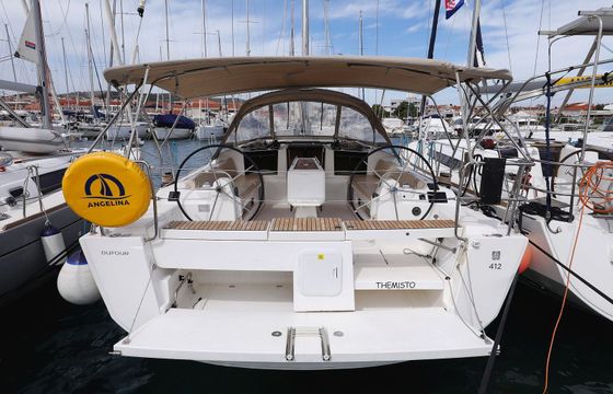 Dufour 412 Themisto