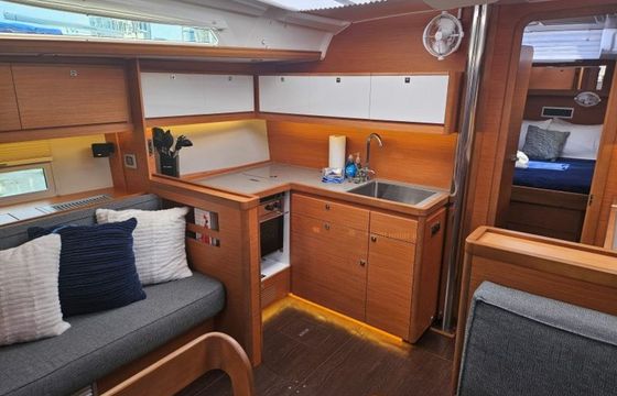 Dufour 430 Sunshine Daydream