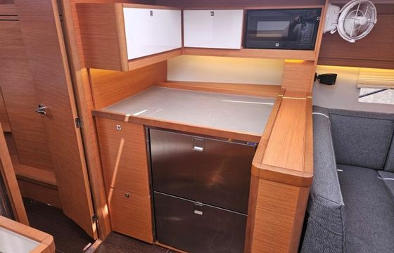Dufour 430 Sunshine Daydream