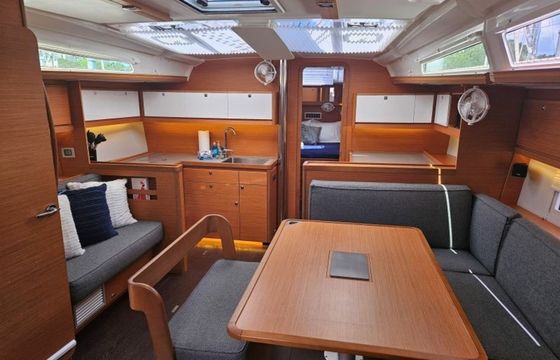 Dufour 430 Sunshine Daydream