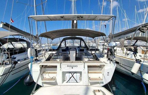 Dufour 44 Adagio
