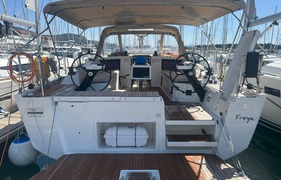 Dufour 430 Freya
