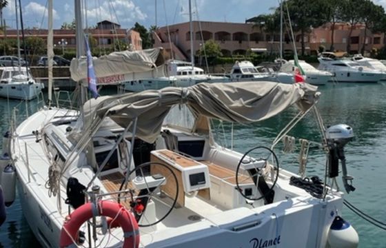 Dufour 390 Friend Planet