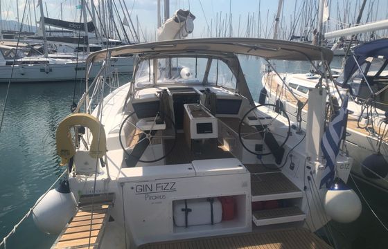 Dufour 390 Gin Fizz