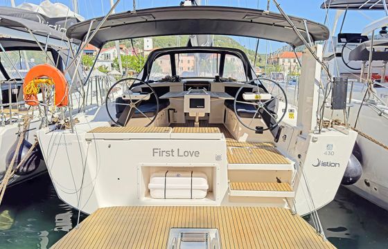 Dufour 430 First Love