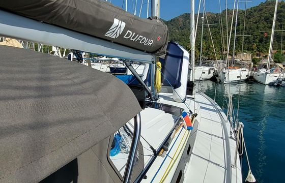 Dufour 41 Yin Yang