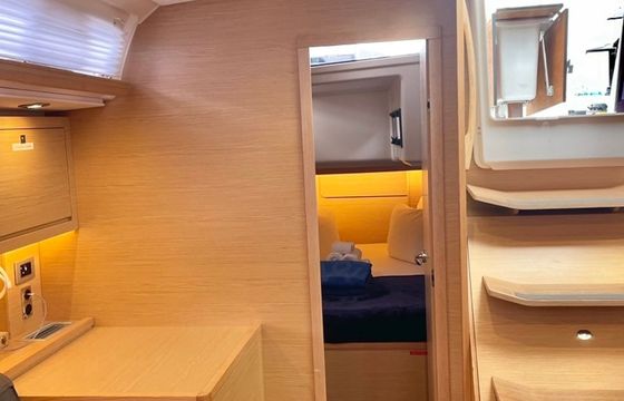 Dufour 470 Knot Online