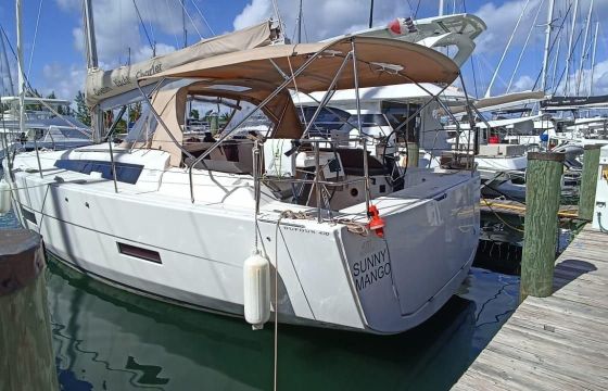 Dufour 430 Sunny Mango