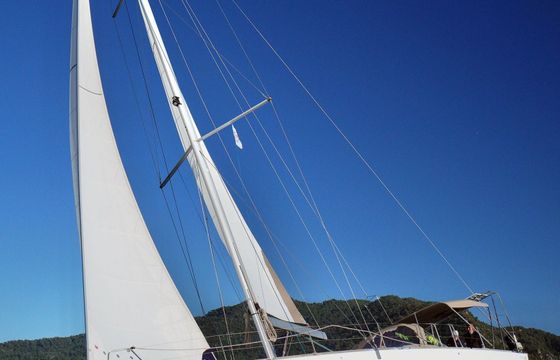 Dufour 460 GL Red Pepper