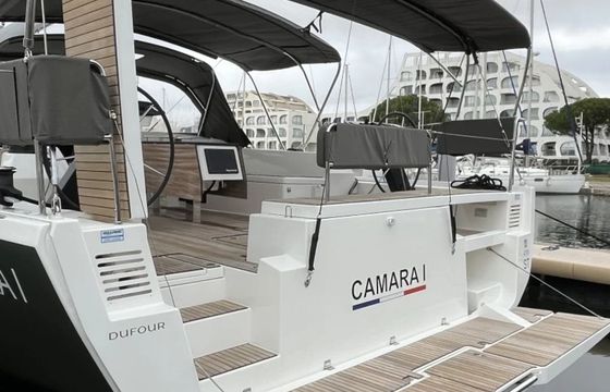 Dufour 470 Camara 1