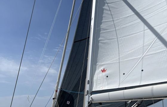 Dufour 470 Camara 1