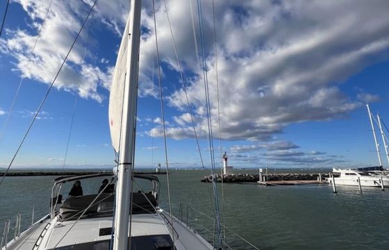 Dufour 470 Camara 1