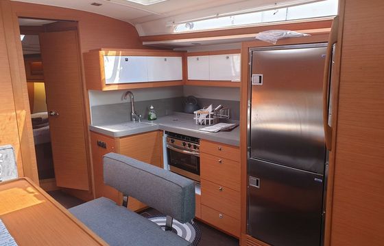 Dufour 470 Emphasis