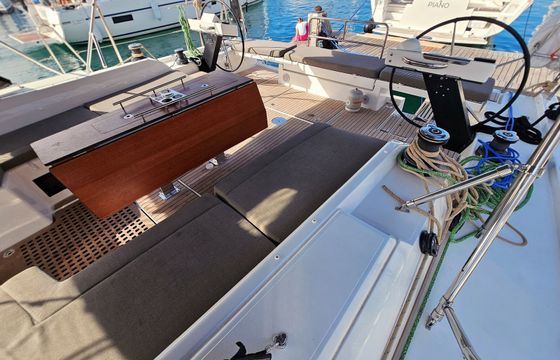 Dufour 530 Rondo
