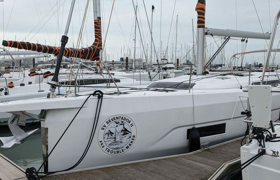 Dufour 470 Reventador 2