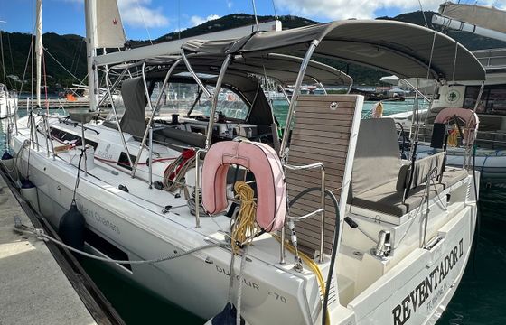 Dufour 470 Reventador 2