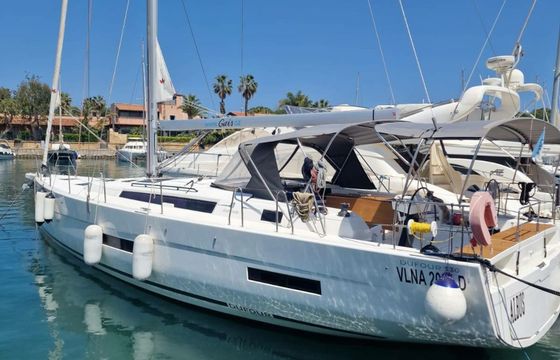 Dufour 530 Albus