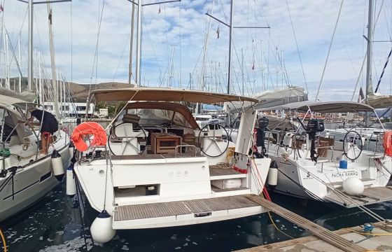 Dufour 520 GL Fidji