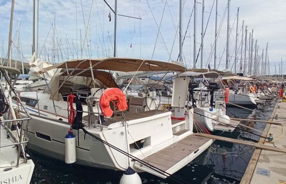 Dufour 520 GL Fidji