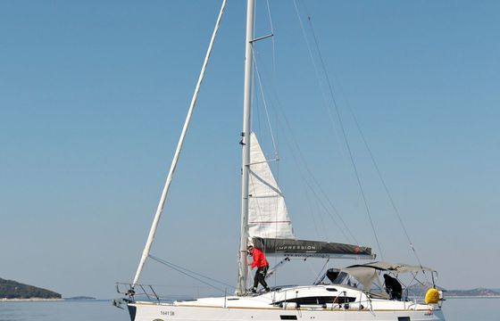 Elan 40 Black Panther