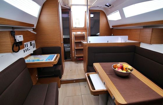 Elan 40 Lyra
