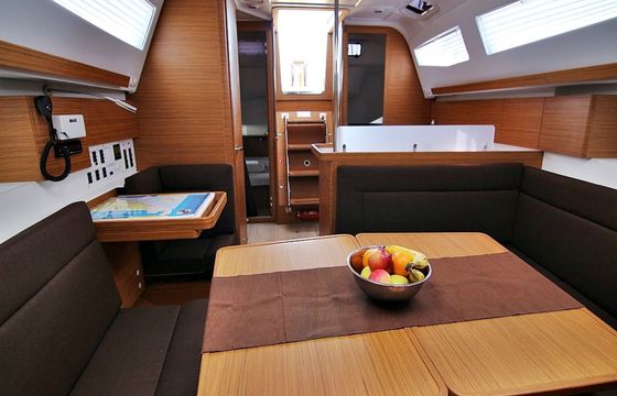 Elan 40 Lyra