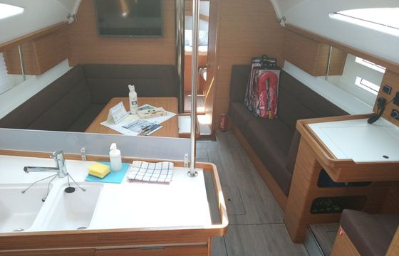 Elan 45 Impression Knotty Buoy