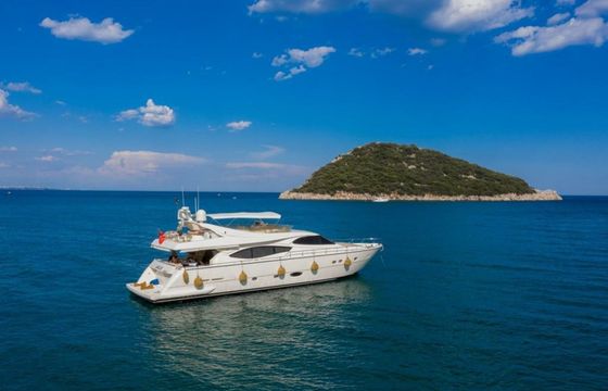 Ferretti 760 Agl