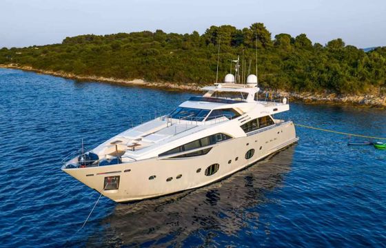 Ferretti Custom Line 100 Morning Star