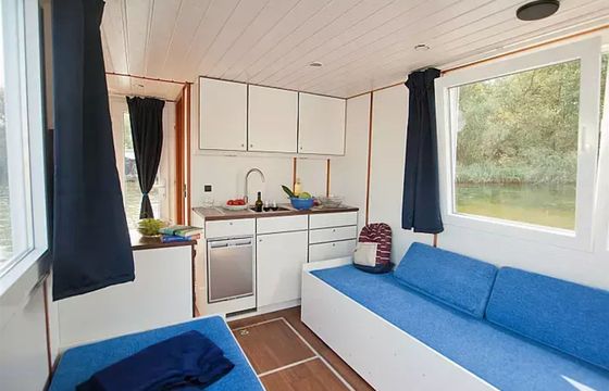 Febomobil 720 Cabin 1
