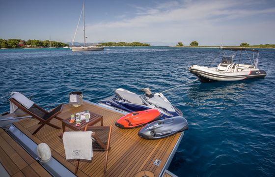 Ferretti Custom Line Navetta Seventh Sense