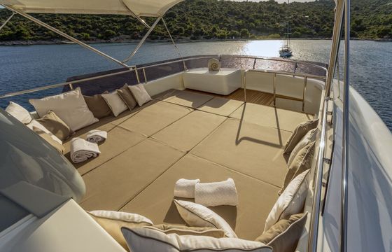 Ferretti Custom Line Navetta Seventh Sense