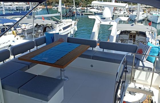 Fairline Squadron 58 Apsuva