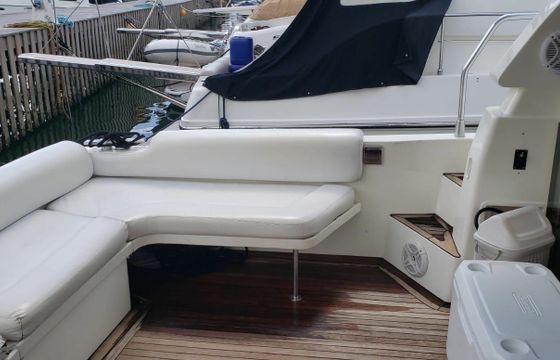 Ferretti 430 Aquarius 3
