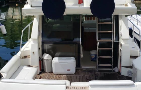 Ferretti 430 Aquarius 3