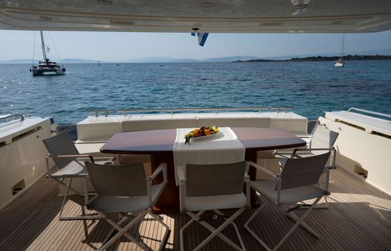 Ferretti 780 Nineteen