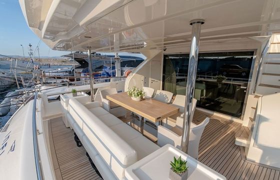 Ferretti Custom Line 100 Infinitas