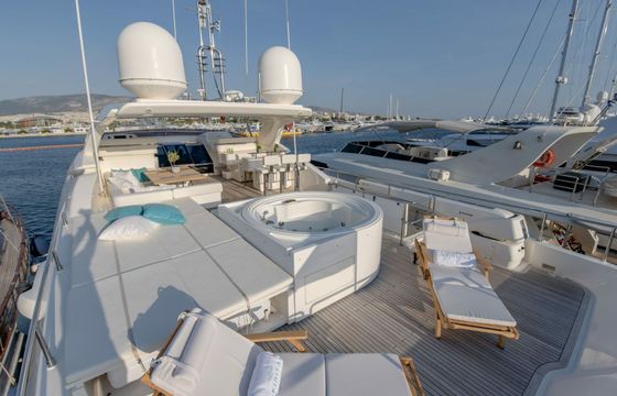 Ferretti Custom Line 100 Infinitas