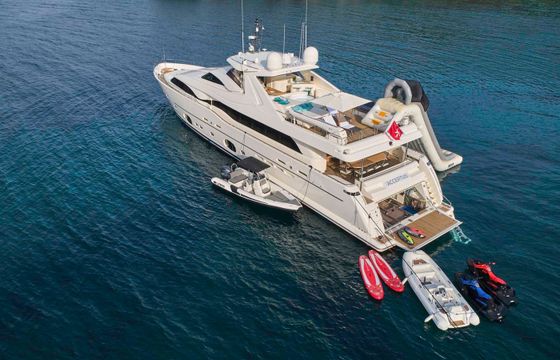Ferretti Custom Line 112 Acceptus