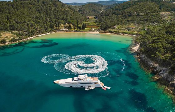 Ferretti Custom Line 112 Acceptus