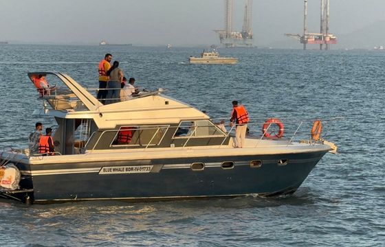 Fairline 40 Blue Whale