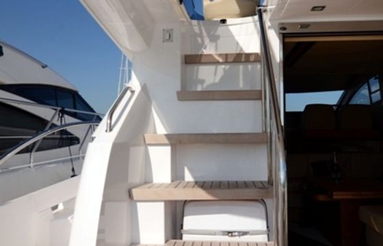 Fairline Phantom 48 Up & Down