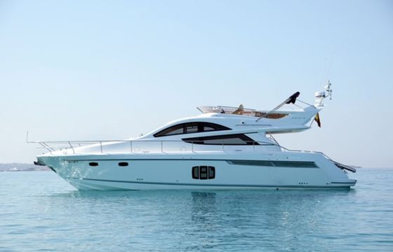 Fairline Phantom 48 Up & Down
