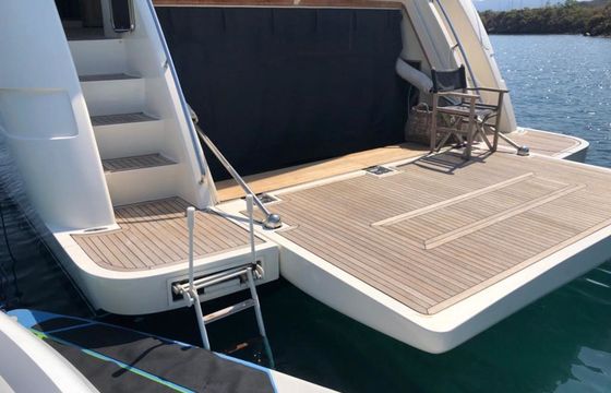 Ferretti 830 Ferretti